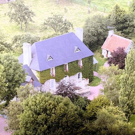 Le Pont De Benneville Cahagnes Eksteriør bilde